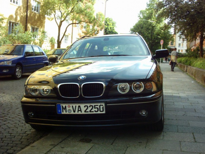 Como alugar um carro de uma conta em outra cidade