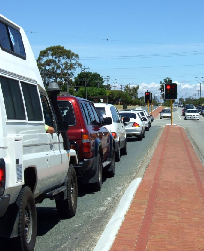 Como não ser pego em um engarrafamento no caminho para a casa de campo