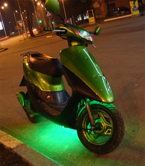 Como fazer uma luz de fundo em uma scooter