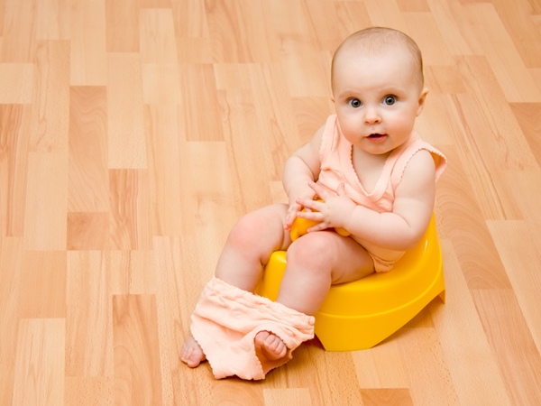 Como ensinar um bebê a uma panela