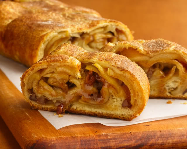 Strudel de maçã de acordo com a receita do chef A. Seleznev