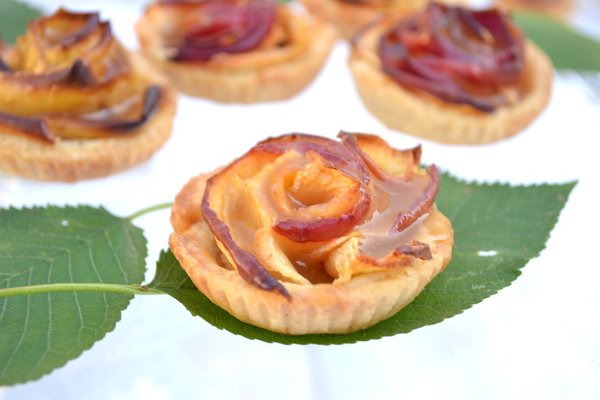 Tartetes de maçã "Flores de caramelo"