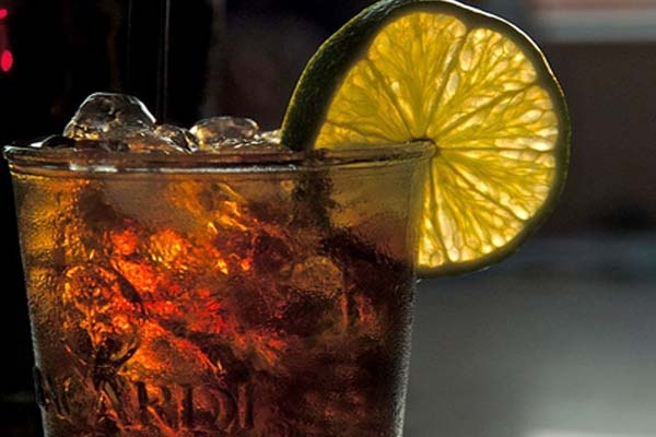 Como fazer cocktails com cola