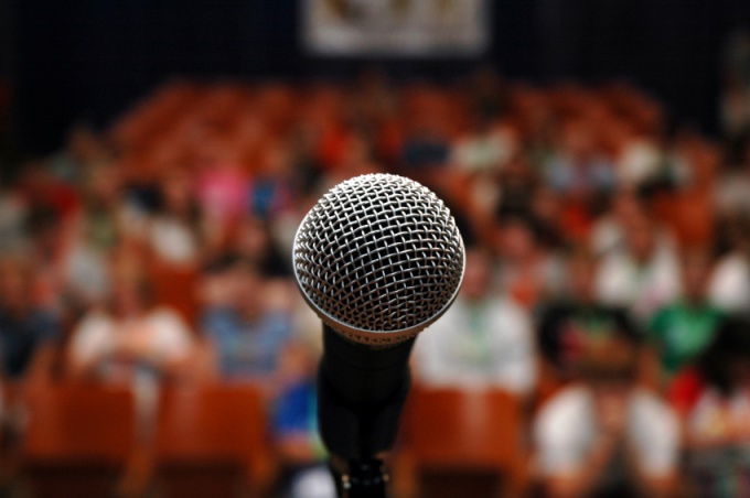 O primeiro discurso e o primeiro discurso público são os mais difíceis. O seguinte será dado mais fácil