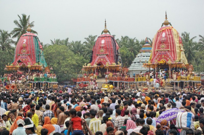 Conforme observado por Ratha Yatra na Índia