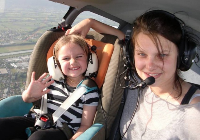 Como levar um banco de carro em um avião